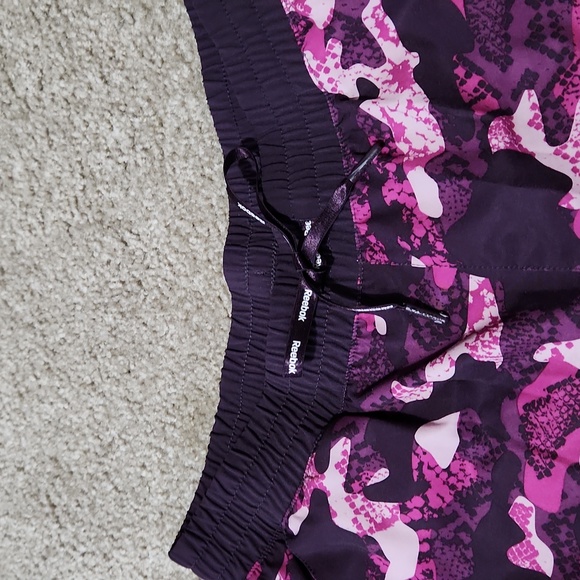 Reebok Shorts Workout Shorts, Size Medium - Picture 2 of 4